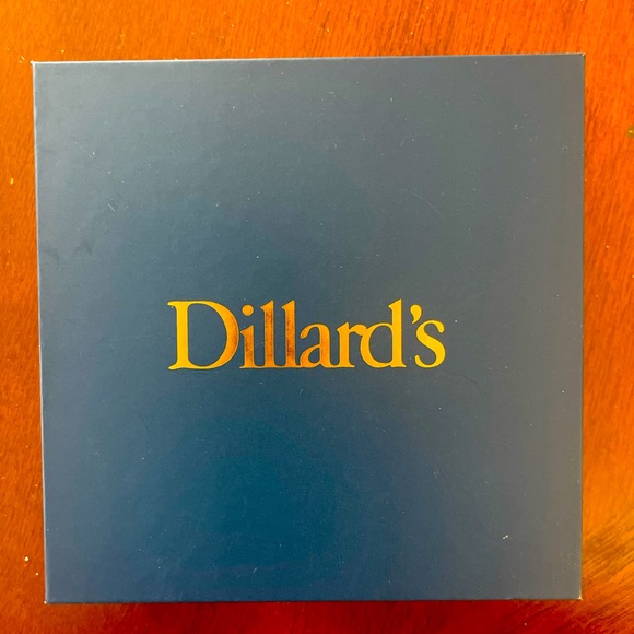 Ornament❄️(Dillard’s) - Picture 2 of 3